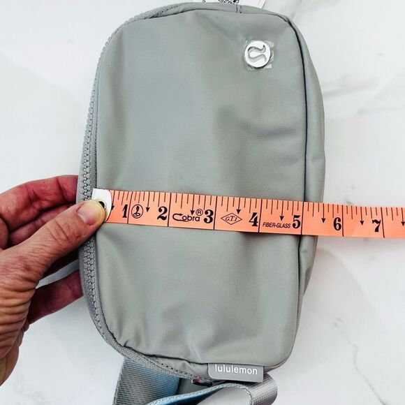 Lululemon Silver Drop Gray Everywhere Belt Bag NWT - Picture 13 of 13